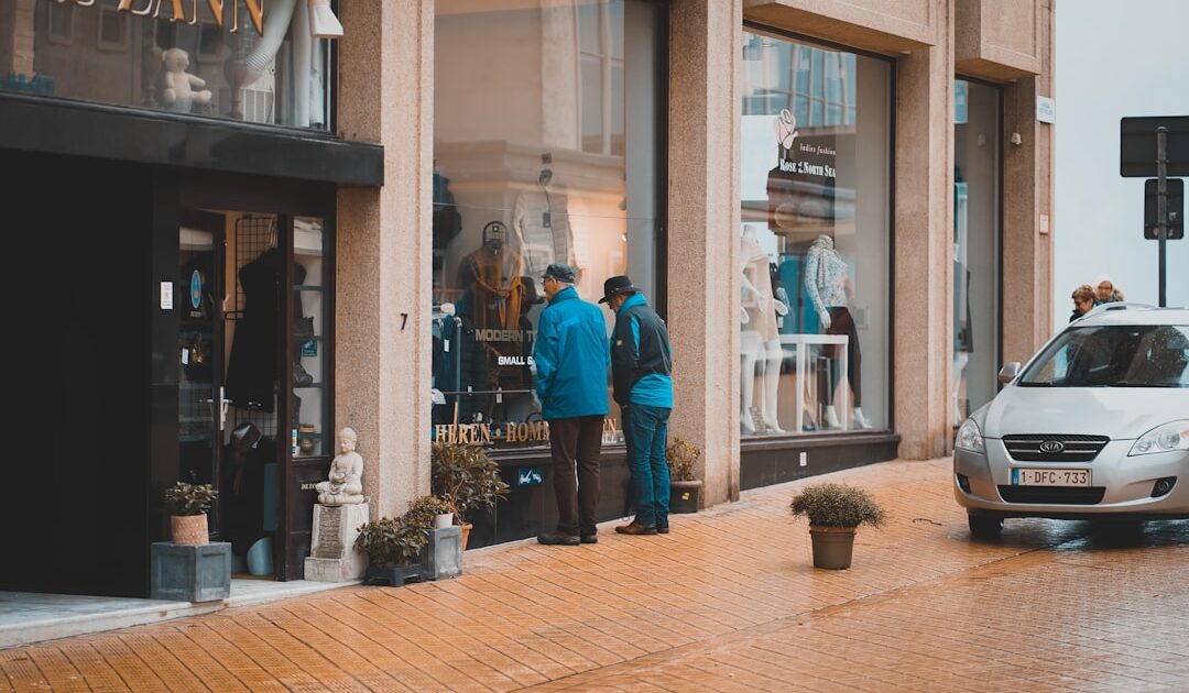 Coffee shops, voitures chinoises, mode low cost : ces enseignes étrangères qui continuent de miser sur la France