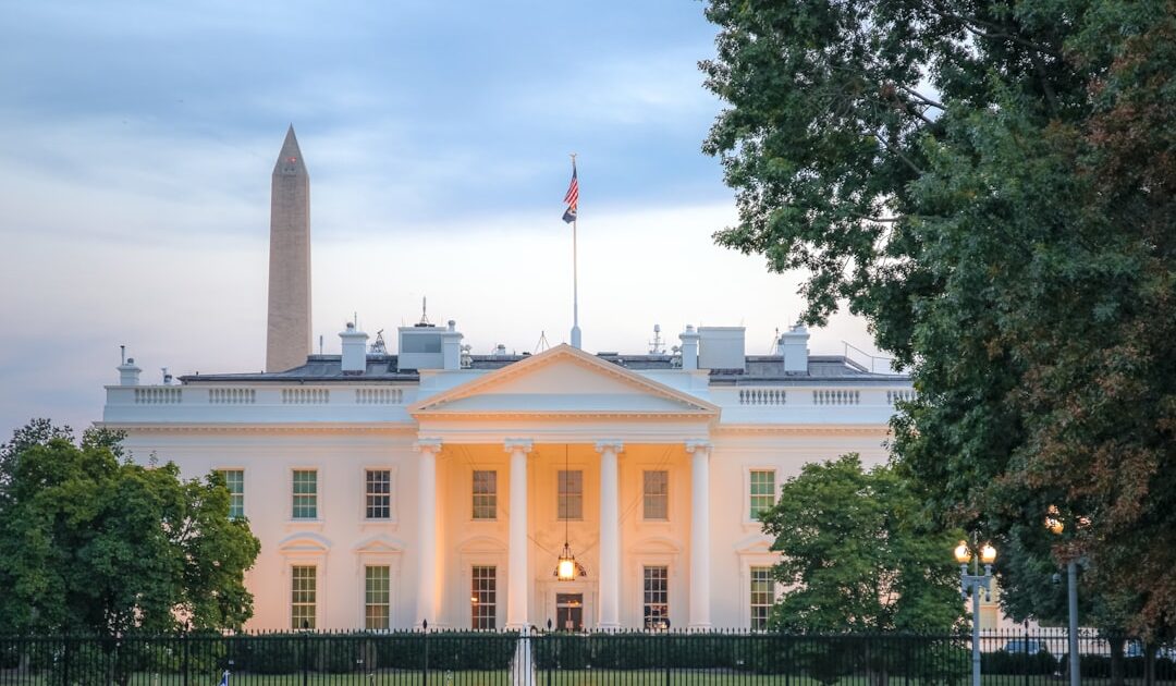 Après un blocage inédit, Washington réautorise l’IA la plus puissante d’Anthropic à un cercle restreint de partenaires américains