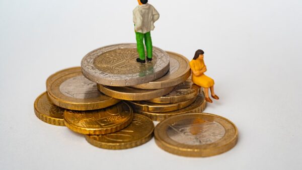 34 milliards d’euros : l’épargne solidaire atteint un niveau record en France
