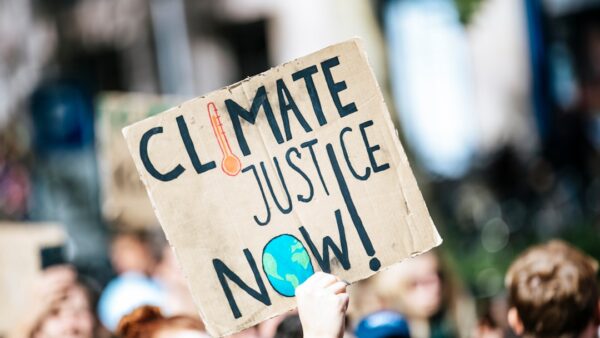 Face au réchauffement climatique, le candidat à la présidentielle Edouard Philippe appelle à aller plus vite et plus loin dans l’adaptation