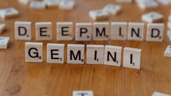 Gemini peut désormais vous aider à trouver et installer des applications Google Play