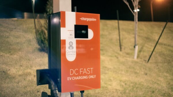 Recharge en 12 min, 800 000 bornes accessibles : l’application Electra change de dimension cet été