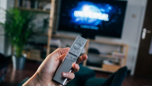 Rien ne résiste à ce TV OLED Samsung 65″ et 165 Hz avec connectique déportée, pas même les Soldes avec -500 €