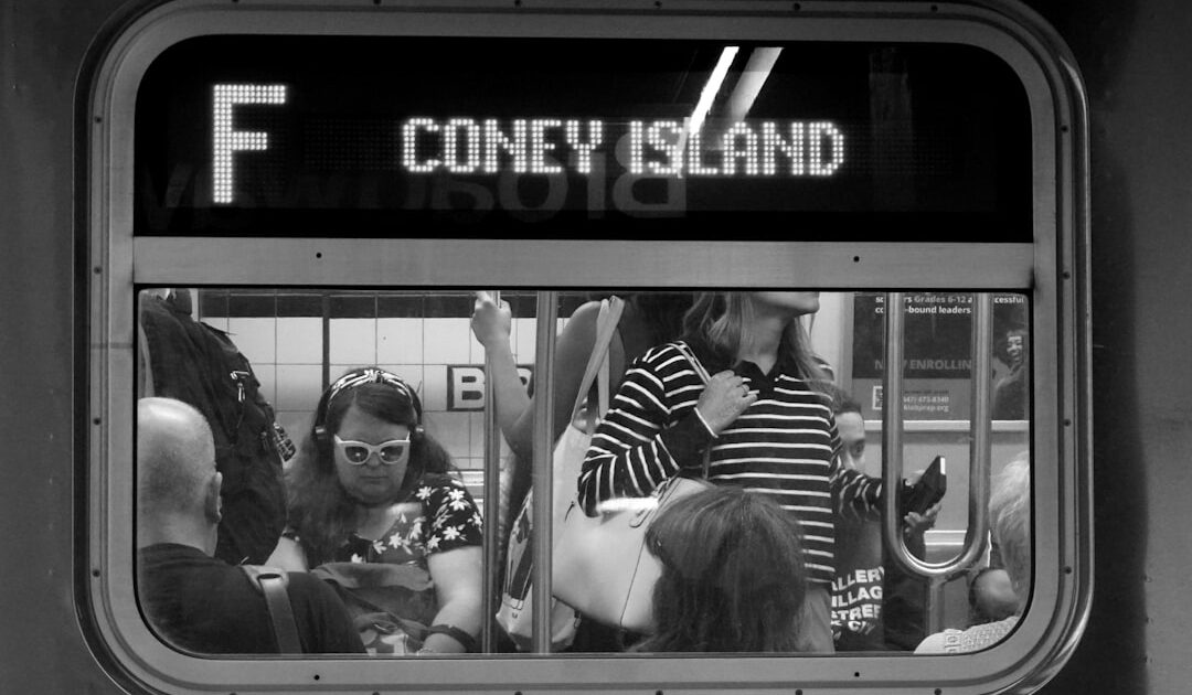 THE NEW YORK TIMES. Coney Island à New York : l’île de la sensation