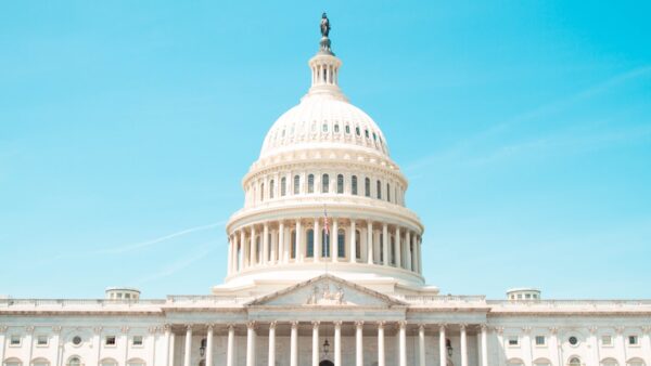 Washington promet jusqu’à 10 millions de dollars pour retrouver les hackers visant Signal et WhatsApp