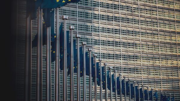 L’Europe veut taxer les géants américains du numérique, Trump riposte avec une menace de droits de douane de 100 %