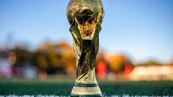 Coupe du monde : pourquoi vos voisins voient les buts avant vous (et comment limiter l’écart) ?