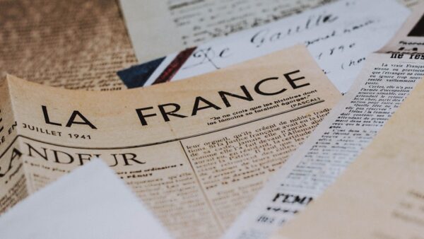 Adoption de l’IA en France : La finance et l’assurance en tête, le reste de l’économie en retard