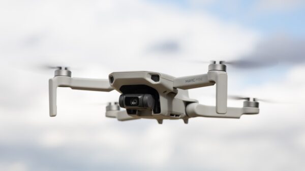 DJI Mini 3 : ce petit drone avec radiocommande vidéo chute pour la première fois à -43%