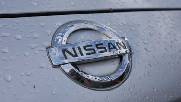 C’est l’une des Nissan les plus populaires, mais vous ne verrez sans doute jamais sa version électrique