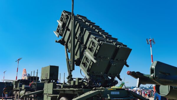« Des armes nucléaires numériques » le patron de la CIA alerte sur la puissance de l’IA