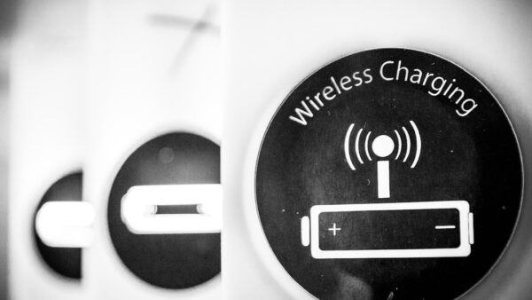 Recharge sans fil : la norme Qi passe à 50 watts, Apple, Google et Xiaomi sont sur le coup