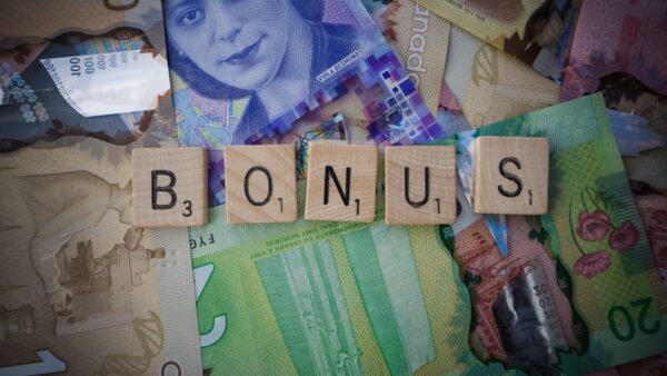 Jusqu’à 500 $ de bonus + 2 % en actions : le combo gagnant d’eToro pour les nouveaux investisseurs