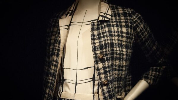 Chanel s’attaque à la haute couture pour hommes : la maison de luxe s’offre un monument historique de la place Vendôme