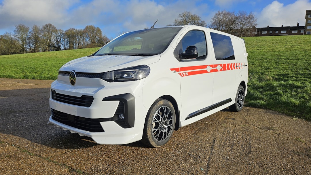 Stellantis renonce au thermique et à l’hybride pour sa future 2CV et ses petites voitures électriques
