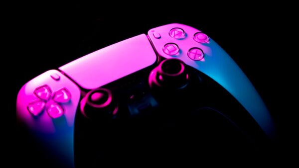 Un ancien patron de PlayStation étrille la Steam Machine, comparée à la PS4