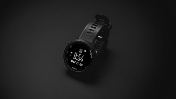 Garmin la vend par palettes : sa Forerunner 255 passe à -53% avant le week-end ⚡️