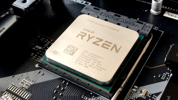 AMD en roue libre : -45% sur son processeur gaming Ryzen 7 7800X3D 🔥