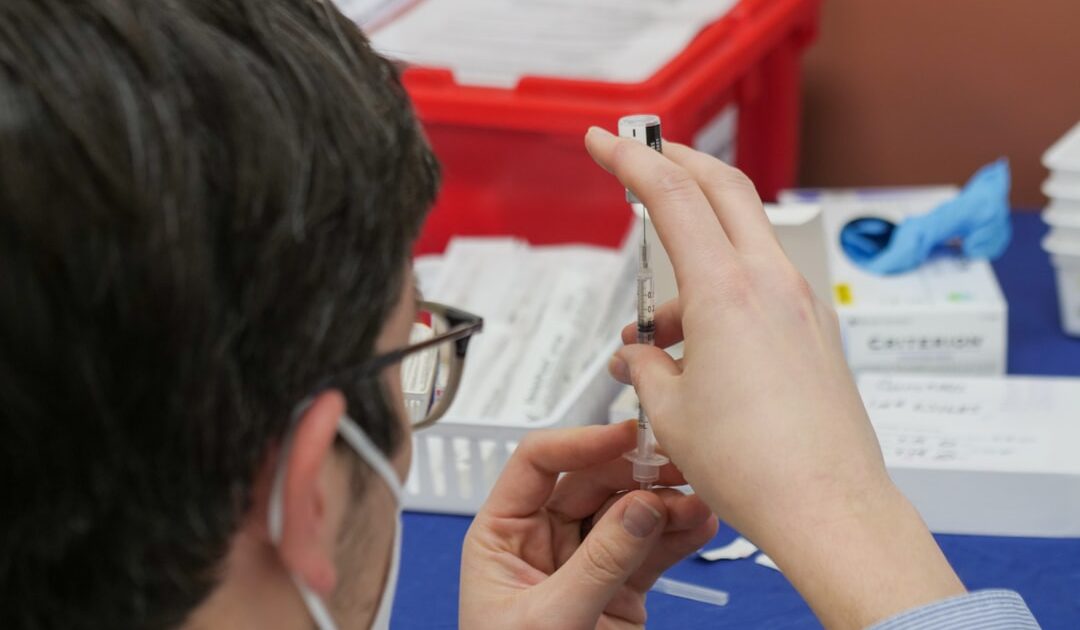 Interdiction du tabac, casque obligatoire, vaccins… Les propositions choc de l&rsquo;Assurance maladie pour économiser 3,9 milliards d&rsquo;euros