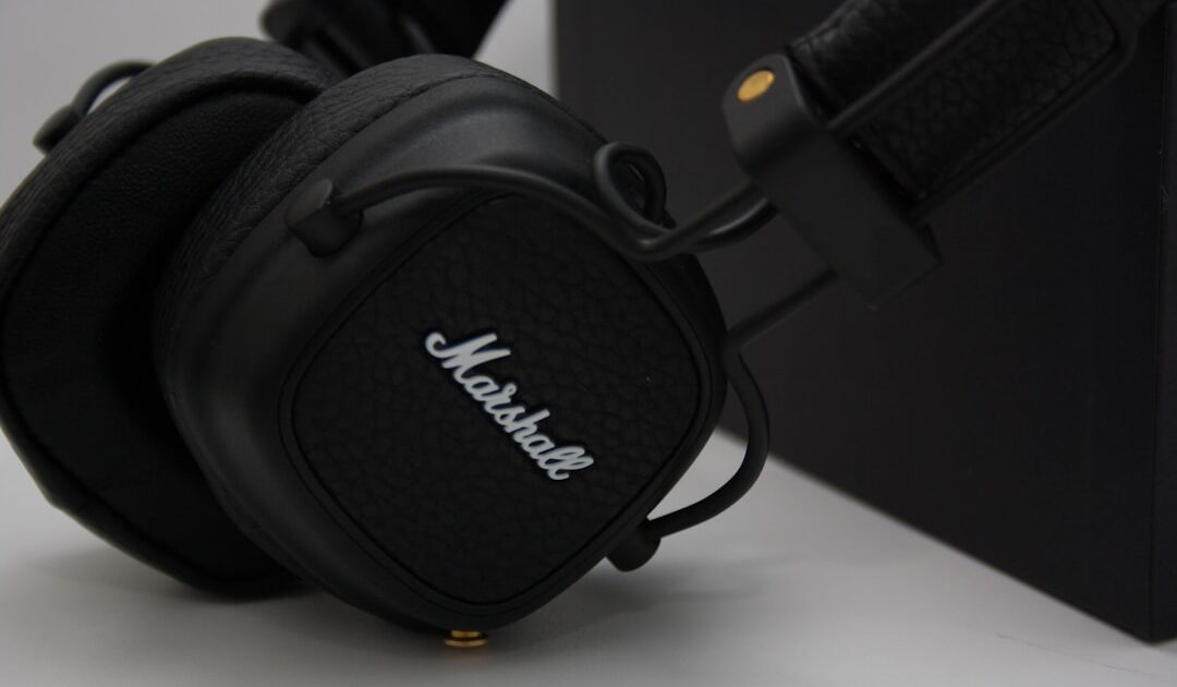 Ce pack audio Marshall (enceinte + écouteurs) est soldé à -46 %