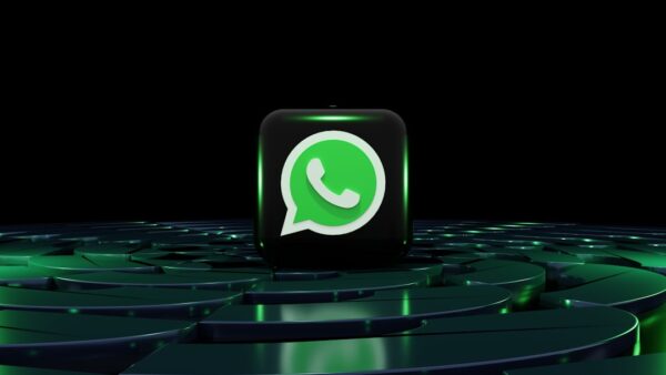WhatsApp mise sur les pseudos, la gendarmerie s’attribue la chute d’YggTorrent et une hackeuse s’invite dans les caméras du Mondial : on vous raconte la semaine Cyberguerre