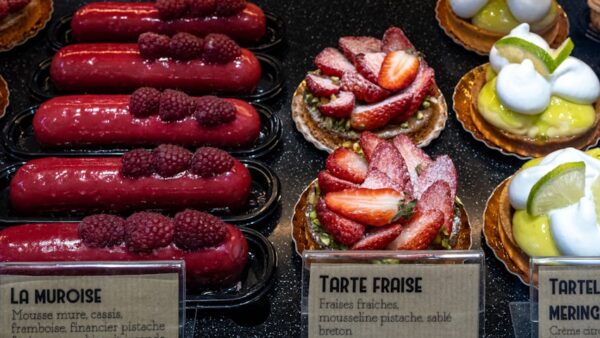 « L’amateur de petits fours à Monte Carlo » : pour son premier meeting, Edouard Philippe se montre sans pitié envers Jordan Bardella
