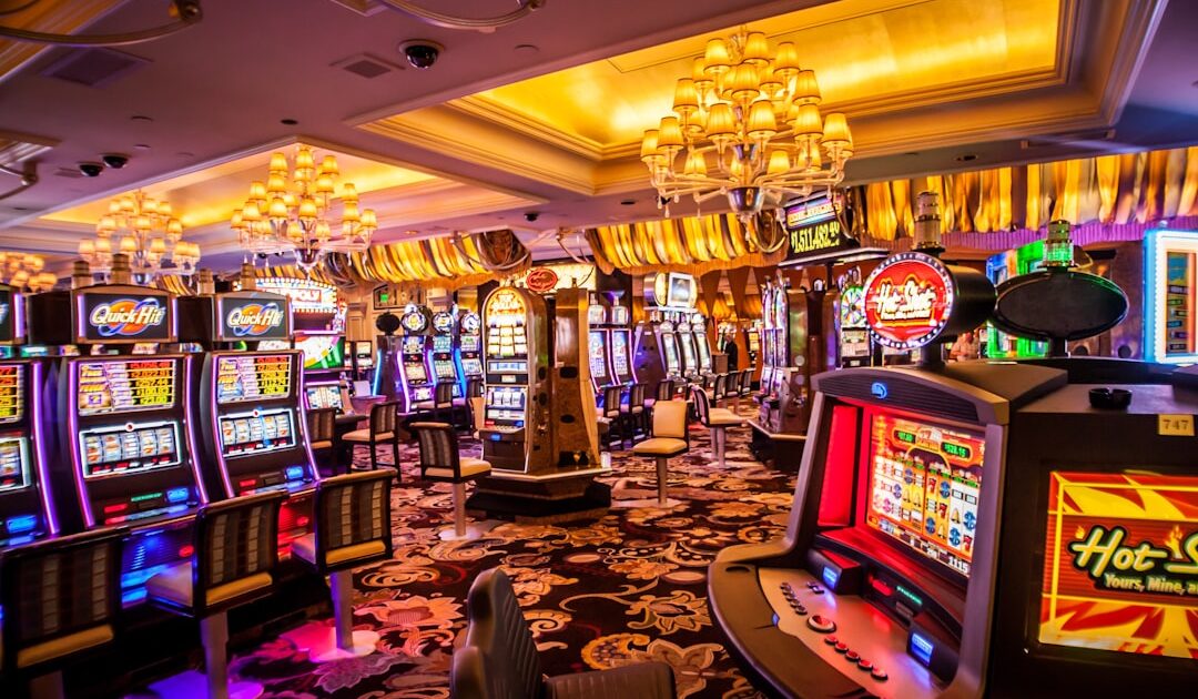 Casino : deux offres de restructuration ravivent le bras de fer entre Kretinsky et les créanciers