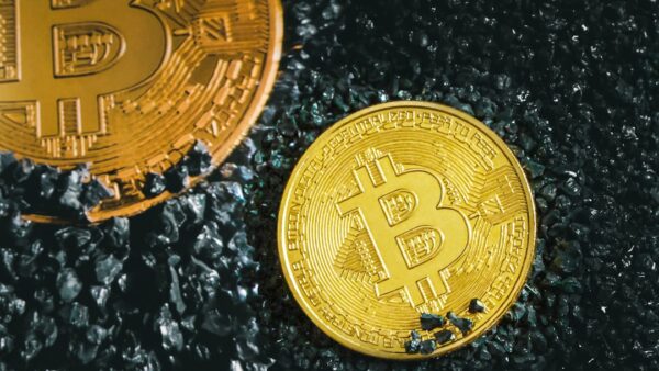 Whales vs ETF Bitcoin : Le divorce qui redessine le cours du BTC