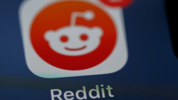 Reddit veut stopper la manipulation des conversations grâce à l’intelligence artificielle