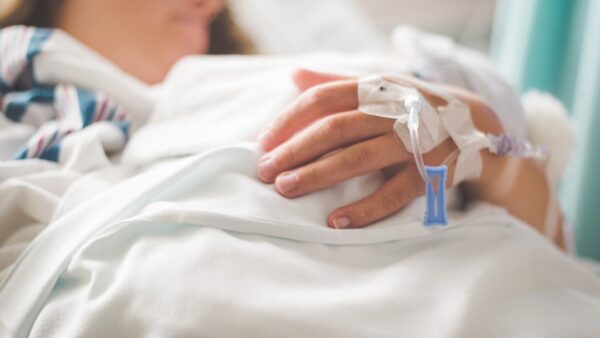 « Entre un accident et un hôpital, il n’y a rien » : on a découvert LifeStick, la puce NFC qui veut vous sauver la vie après un accident à vélo