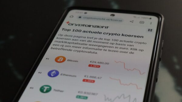 1 790 milliards en stablecoins, et les particuliers ne pèsent que 0,4 % 