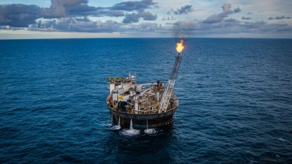 Pétrole : Pourquoi le pétrole flambe après l’escalade Iran-États-Unis