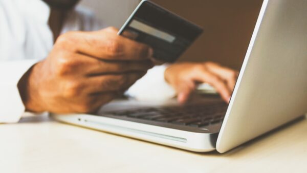 Encaissement à distance : le paiement par lien peut-il remplacer le virement ?