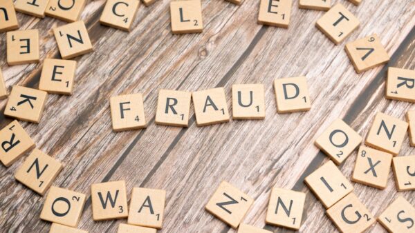 Fraude : Comment une fausse agence gouvernementale a volé près d’un million de dollars au Nigeria
