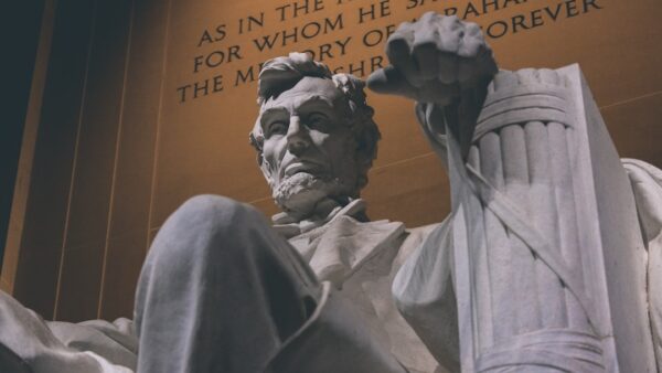 Des balles contre Lincoln à la tentative d’assassinat de Trump : une histoire politique des présidents américains