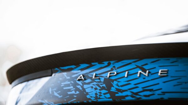 On a vu le prototype de l’Alpine A110 électrique : voici comment elle pourra « surpasser l’A110 thermique dans tous les domaines » selon son patron
