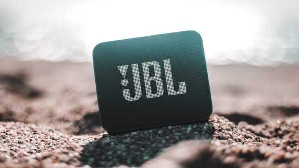 La JBL Go 4 est à moitié prix, l’occasion d’acquérir une enceinte compacte et pas cher pour vos sorties de l’été