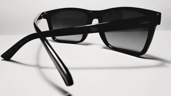 Les lunettes intelligentes face à leurs premières interdictions dans le monde : voici ce que dit la CNIL chez nous