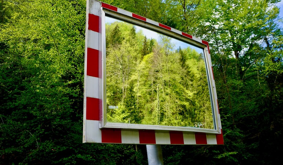 Un miroir géant va être envoyé dans l’espace pour renvoyer la lumière du Soleil la nuit : à quoi ça sert ?