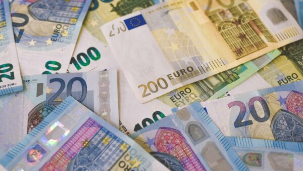 Euro numérique : La BCE choisit 36 banques et fintechs pour le tester