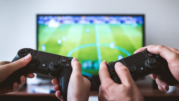 Malwares dans des jeux vidéo : le FBI arrête un Américain de 21 ans pour 220 000 dollars de cryptos volés