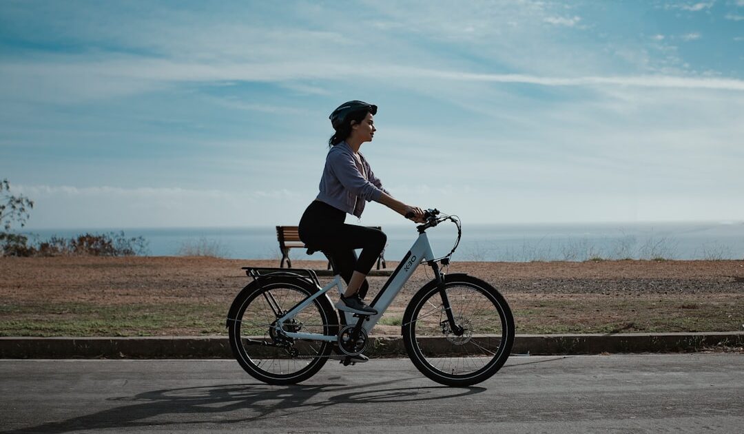 Ce vélo de ville électrique de Decathlon pour les trajets du quotidien est vendu au rabais
