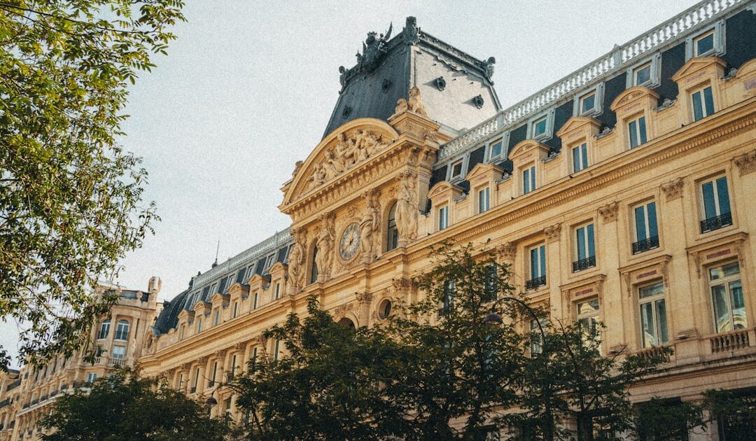 Le Conseil de Paris vote le doublement de la taxe sur les logements vacants pour tenter d’en remettre 20 000 sur le marché