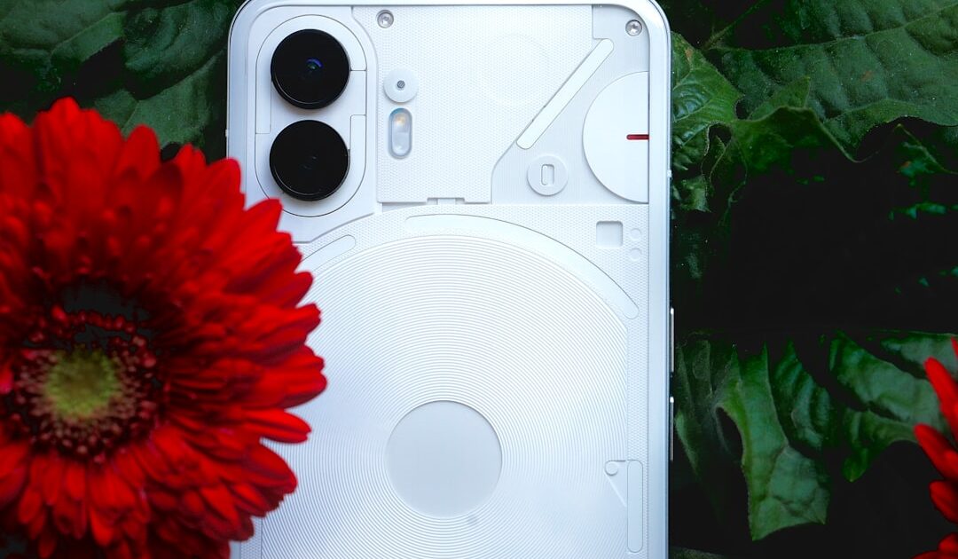 Honor 600 vs Nothing Phone (4a) Pro : quel téléphone choisir à moins de 550 euros