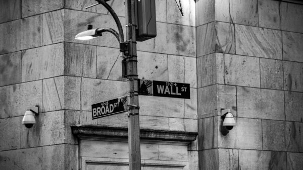 Agents of Wall Street : 5 IA s’affrontent avec 1 000 USDC sur Solana
