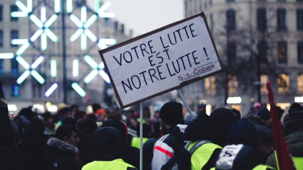 « Leurs métiers vont être impactés par l&rsquo;IA » : les cadres face au défi de l&rsquo;intelligence artificielle