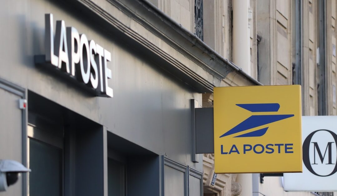 La Poste va rendre certains de vos timbres périssables : voici la date à retenir