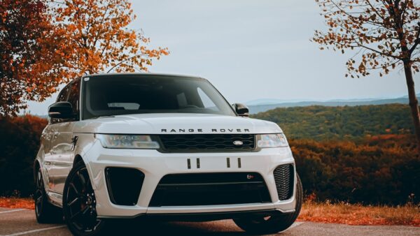 Voici l’intérieur du nouveau Range Rover GT électrique avec une planche de bord sans aucun bouton