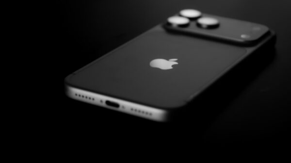 Louer son iPhone au lieu de l’acheter : face à la flambée des prix, Apple s’apprêterait à lancer une offre de leasing