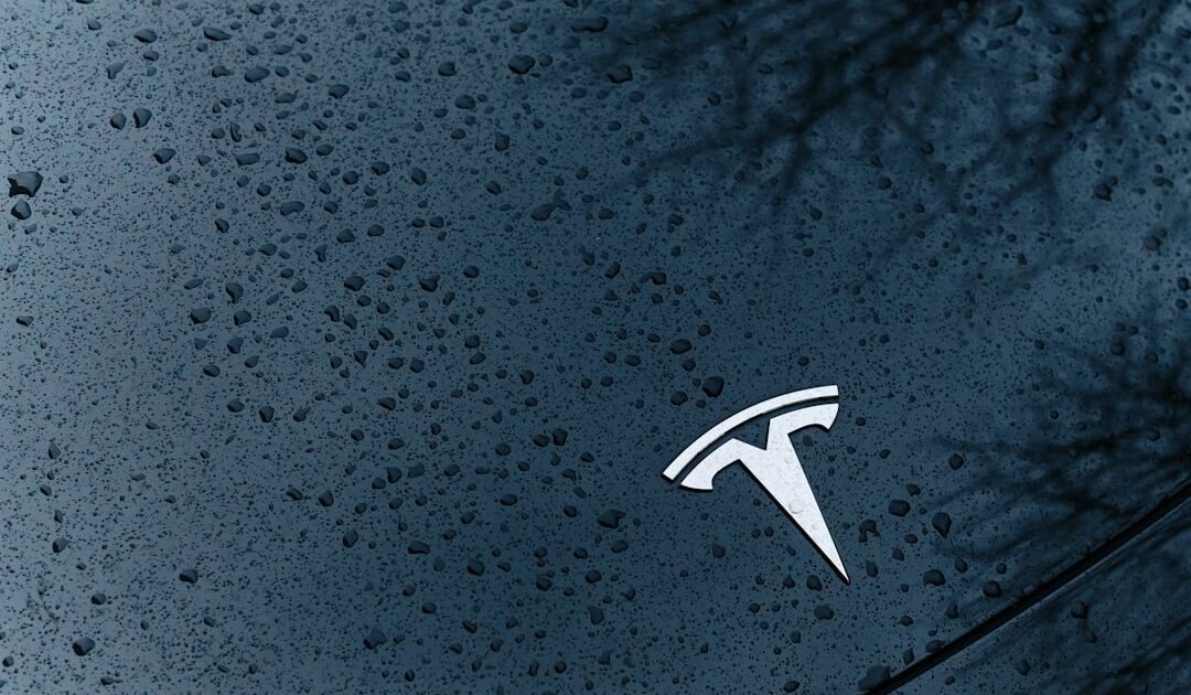 Tesla : pourquoi la France dit officiellement non au FSD